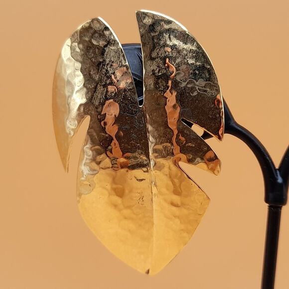 Vintage Hammered Leaf Post Earrings, Signed L. Bott, 1980s, Gold Tone,  2 1/2 In - Picture 6 of 10